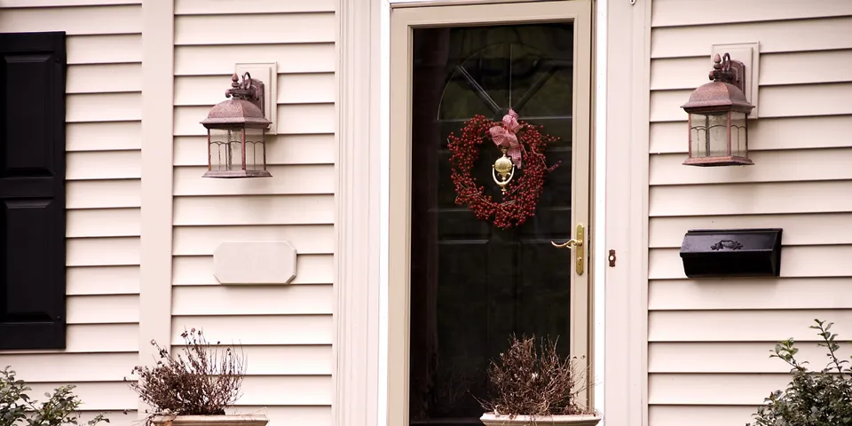 The Do’s & Don’ts of Vinyl Siding Replacement