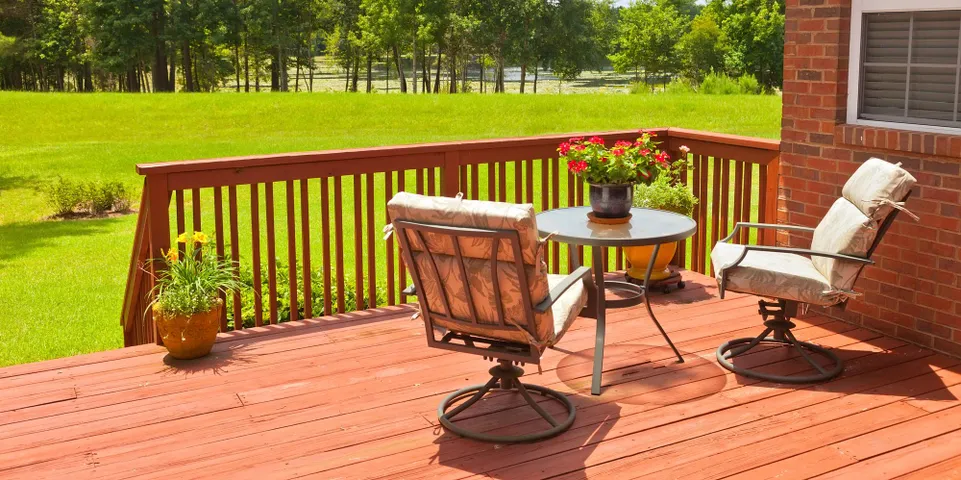 ohio backyard deck cropped.V2va004jS.jpg