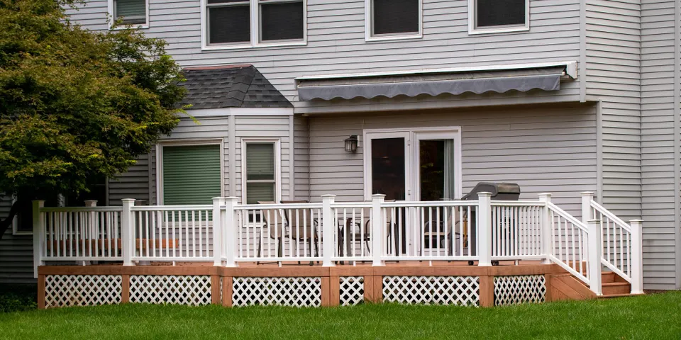 Why Vinyl Is a Fantastic Material for Railing Installations